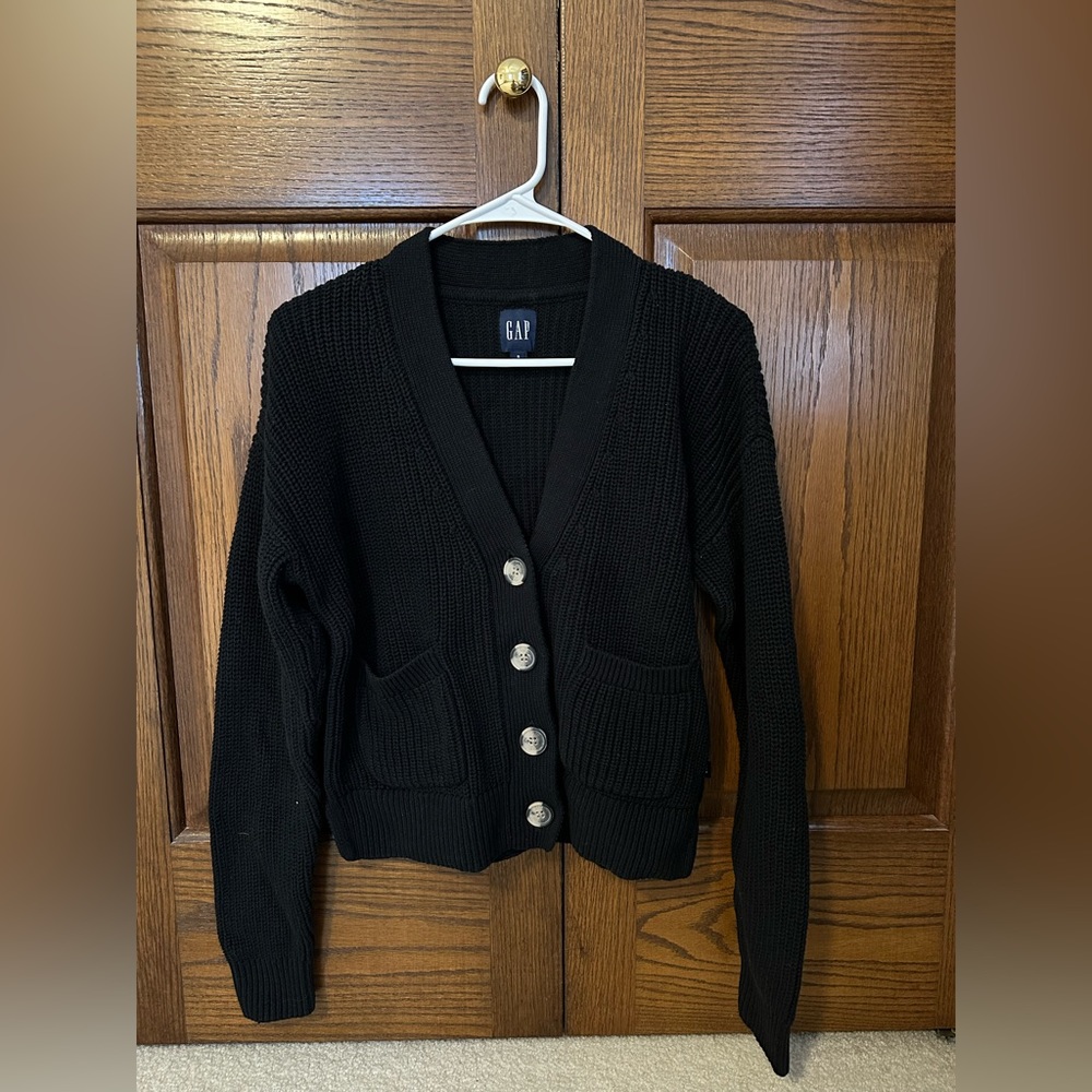 GAP button up sweater
